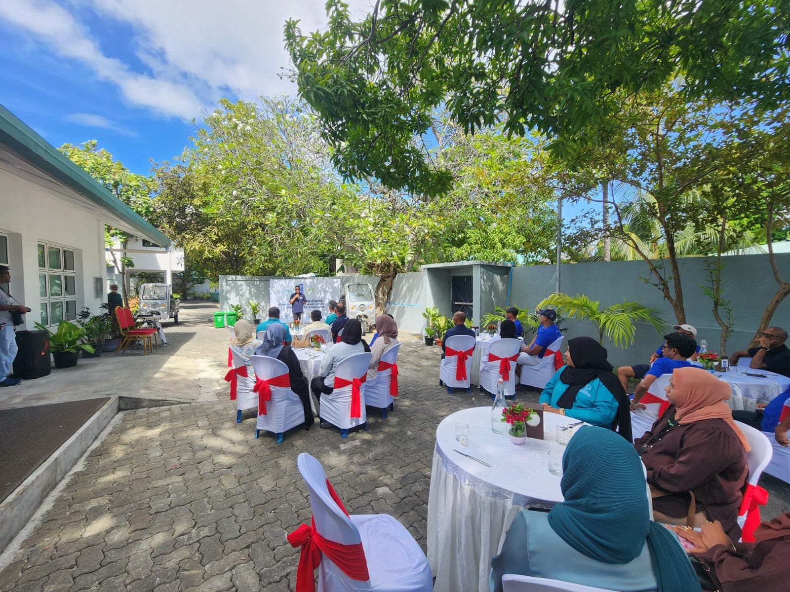 މޯޕާ އާއި ފުވައްމުލައް ސިޓީ ކައުންސިލް ގުޅިގެން ޕްލާސްޓިކް ކުނި މެނޭޖްކުރުމުގެ ޚާއްސަ މަސައްކަތްތަކެއް ފަށައިފި