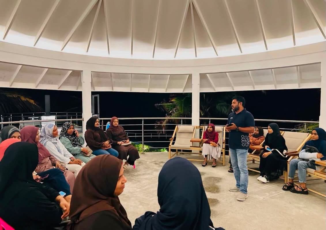 ބިޒްނަސް ސެންޓަރ ކޯޕަރޭޝަން ފުވައްމުލަކުގެ ފަރާތުން ބިޒް ޓޯކްގެ ނަމުގައި ޚާއްސަ ހަރަކާތެއް ކުރިޔަށް ގެންގޮސްފި